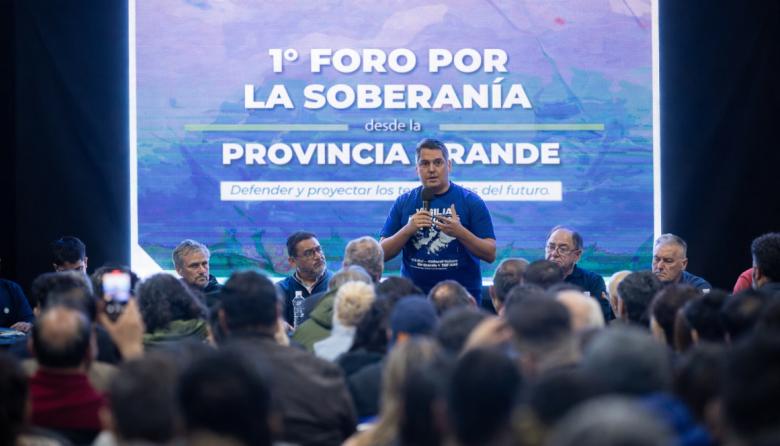 “La soberanía es la capacidad de un pueblo para defender su propio destino”