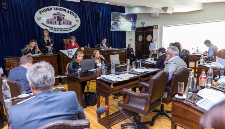 “Con 8 votos se cae la reforma”: Villegas advierte que la Legislatura puede frenar la jugada de Melella