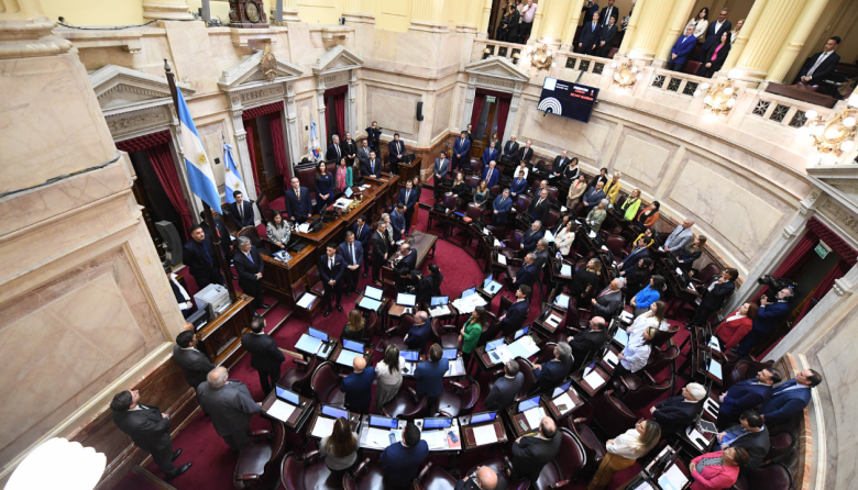 Más de $11 millones por mes: polémica por el aumento a senadores