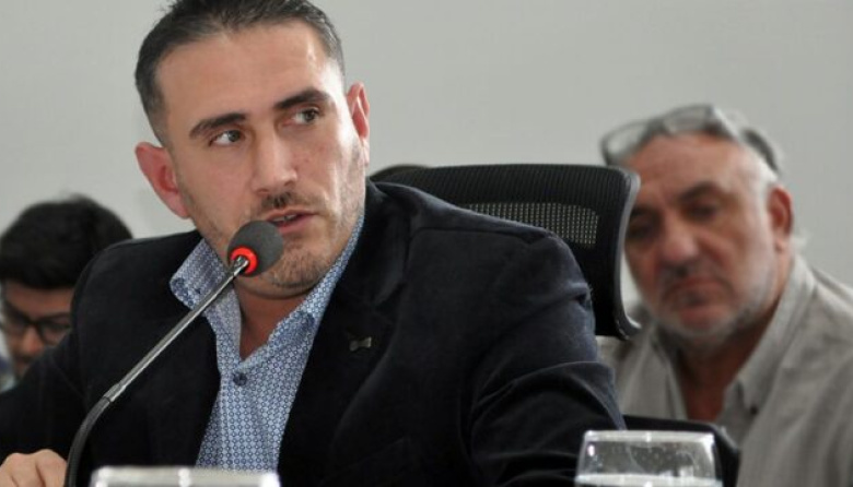 Ybars pidió "parar la pelota antes de que todo vuele por los aires"