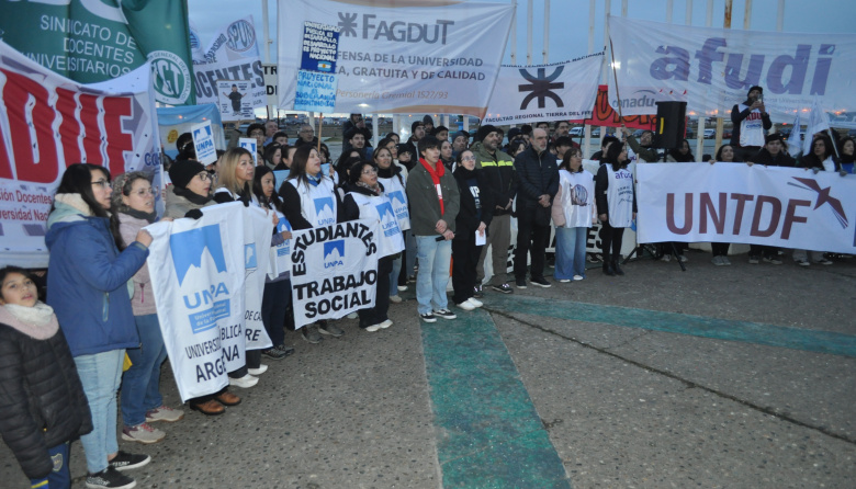 Masiva movilización en la isla contra el desfinanciamiento universitario