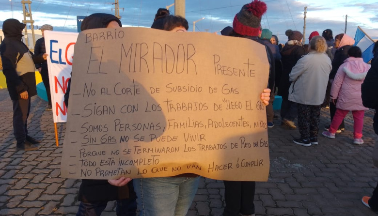 Vecinos, esta vez, cortaron el puente Mosconi