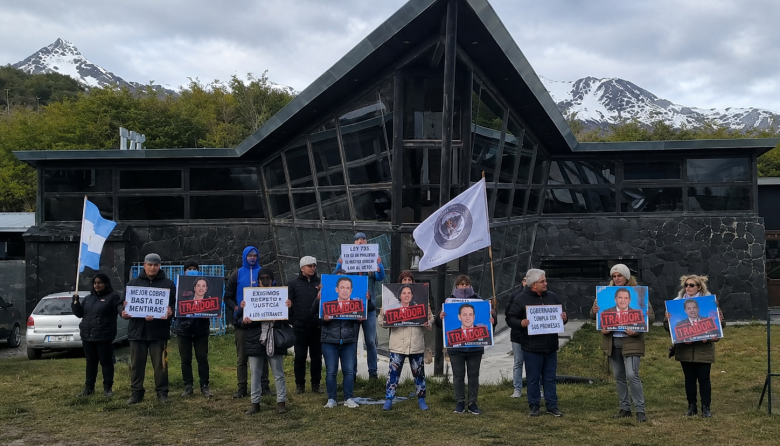 Retirados de la Policía Territorial se manifestarán durante la sesión legislativa