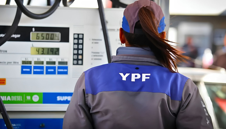 Surtidores en baja: el aumento de la nafta profundiza la caída del consumo y el “tanque lleno” desaparece