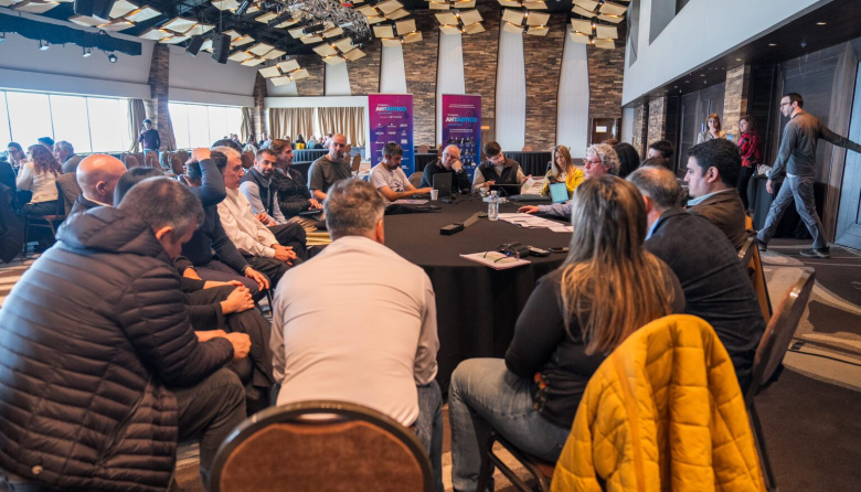 Amplia participación de instituciones y empresas en un taller sobre competitividad antártica