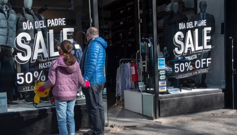 Leve caída de las ventas por el Día del Padre y preocupación por el consumo