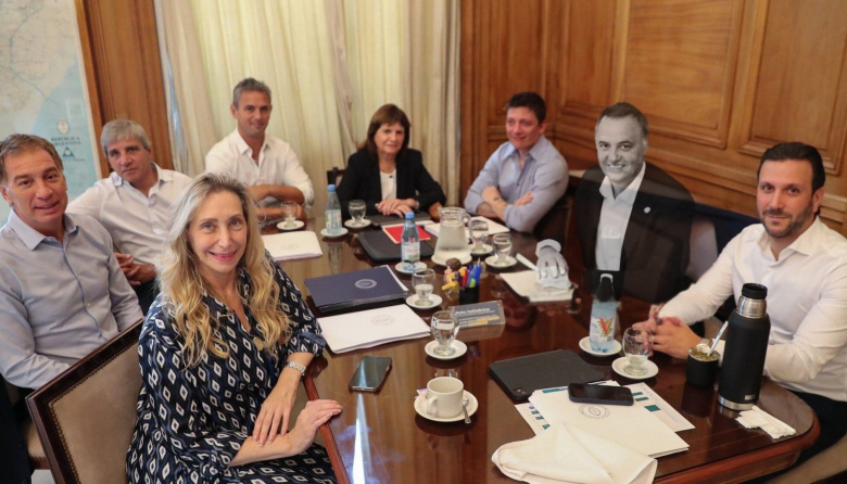 Tras la salida de Adorni, el Gobierno relanza su mesa política en busca de gobernabilidad