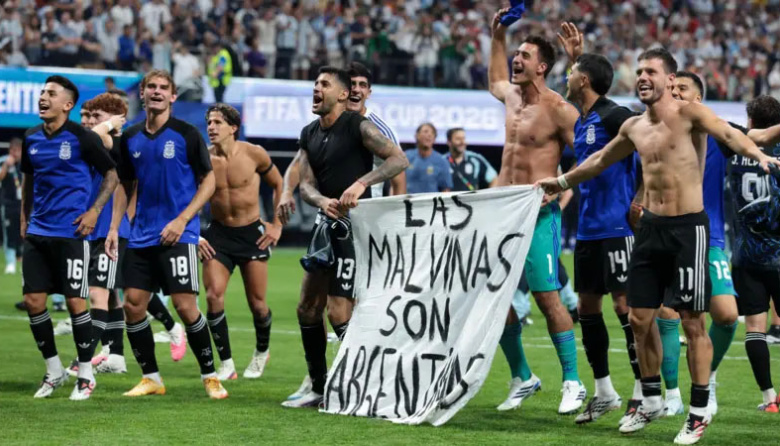 Argentina podría ser multada por exhibir una bandera sobre Malvinas