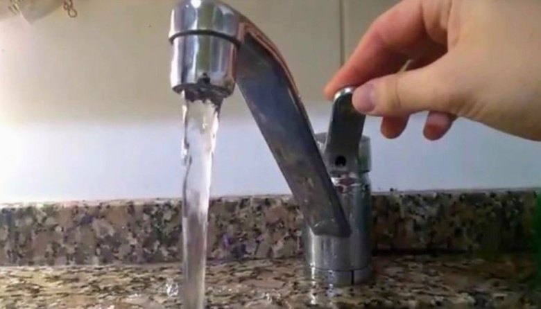 Alertan por el alto consumo de agua y llaman a evitar una práctica que perjudica a toda la ciudad