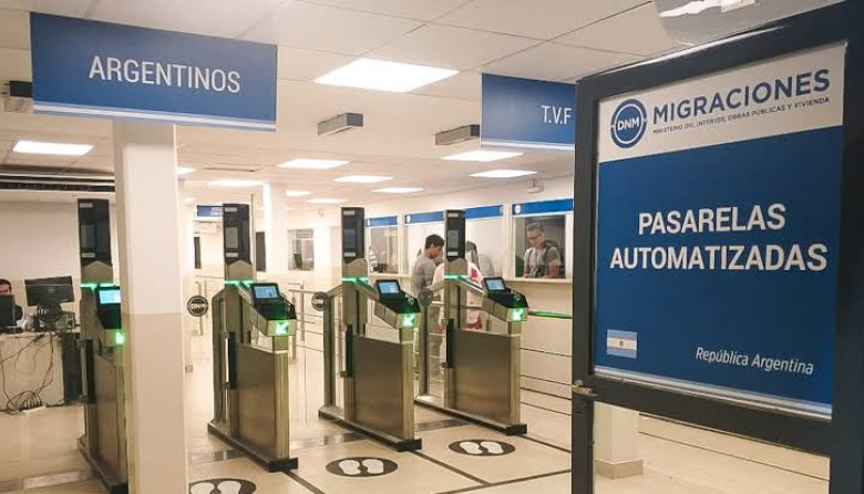 El Gobierno endureció la ley para impedir el ingreso y expulsar a extranjeros