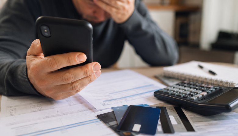 Fueguinos, atrapados en el círculo de las deudas digitales
