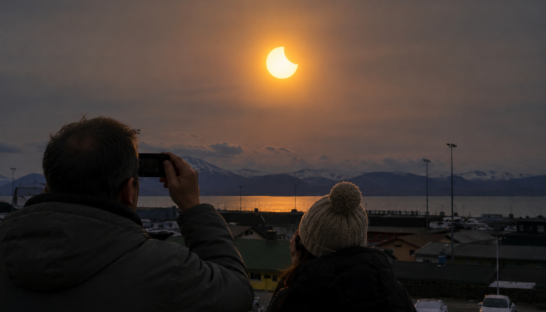 Tierra del Fuego podrá observar el eclipse del 17 de febrero como un fenómeno parcial