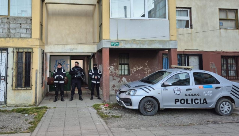 Allanaron una vivienda y hallaron 60 plantas de cannabis