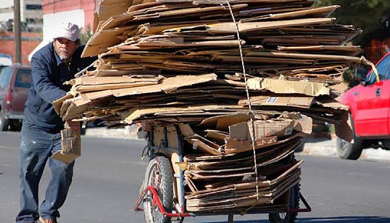 Más de 350 mil personas cayeron en trabajos precarios desde 2024