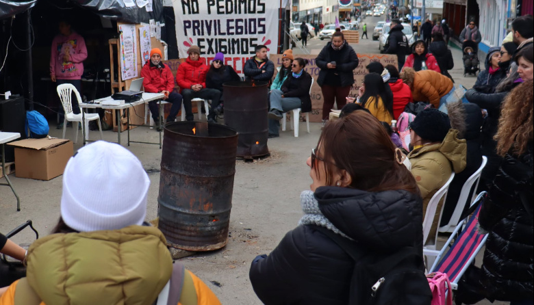 La paciencia de los comerciantes de Ushuaia, al límite y ya no aguantan el acampe docente