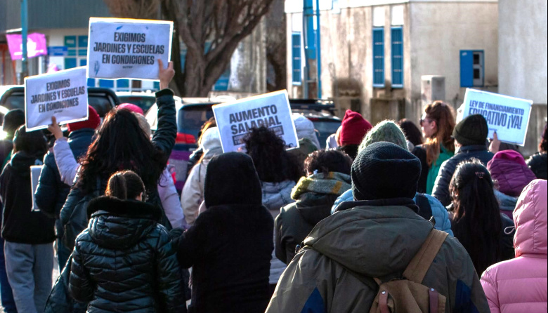 Tierra del Fuego atraviesa un conflicto sin clases que ya lleva un mes y medio