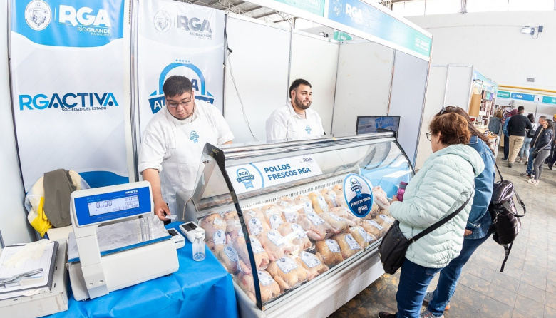 Nuevos alimentos y una planta de balanceado en carpeta