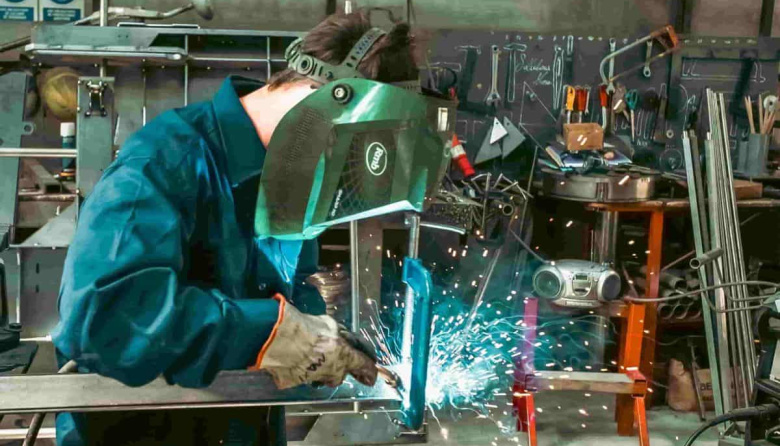 La economía no logra reaccionar cayó 1,7% y la industria, el comercio y la construcción volvieron a retroceder