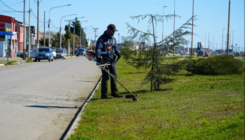 Trabajos de parquizado y embellecimiento de sus espacios públicos