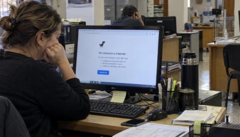 Oficinas provinciales llevan más de dos semanas sin Internet y el Gobierno no da respuestas