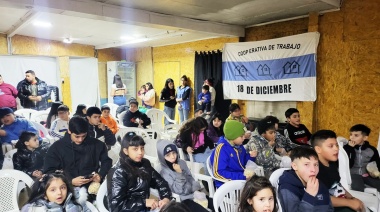 Brindaron una tarde especial a la niñez con cine incluido