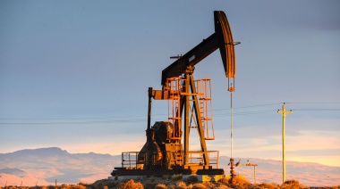 La provincia intenta refinanciar un bono en dólares para liberar regalías hidrocarburíferas