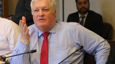 Senador Kusanovic presentó proyecto para que alcaldes sean elegidos por la mayoría absoluta de los votos