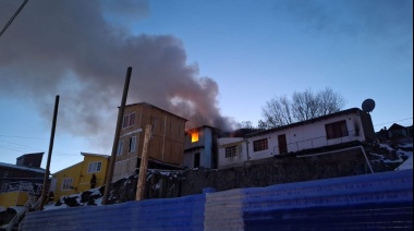 Incendio afectó a dos viviendas en Ushuaia