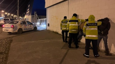 Borrachos, fueron detenidos cuando intentaban robar en un supermercado
