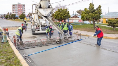 Intensos trabajos de hormigonado sobre la av. San Martín