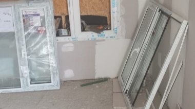 Recuperaron tres ventanas de PVC robadas de una obra