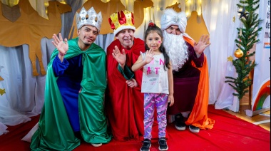 Chicos y chicas vivieron una tarde mágica con la llegada de los Reyes Magos