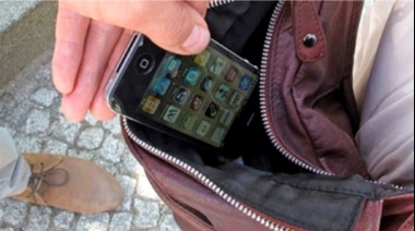 En patota robaron celular a un menor mediante agresión