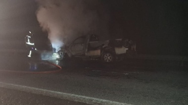 Se incendió una camioneta que venía circulando