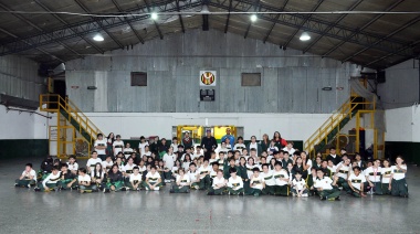 Alumnos de 5to. y 6to. se enfrentaron en un partido por el cumpleaños del Rector