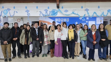 La escuela de jóvenes y adultos Nº3 de Tolhuin se llama Selk'nam: "Hat-Sowe'n"