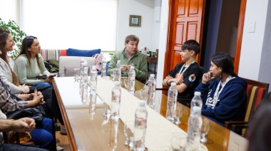 El Gobernador Melella recibió a jóvenes fueguinos que se destacaron en los Juegos Urbanos Sudamericanos