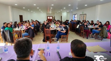 Docentes realizaron congreso y podría haber un nuevo paro
