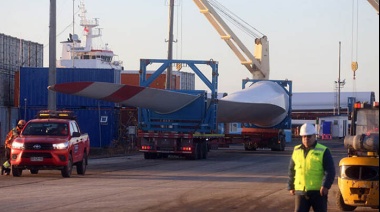 Aerogeneradores gigantes viajan hacia a Río Grande
