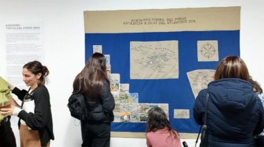 Bordadoras fueguinas presentan un mapa textil de Tierra del Fuego en Buenos Aires