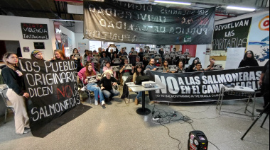 Importante respuesta de la comunidad a la charla sobre salmoneras