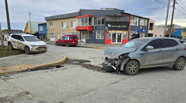 Choque con una conductora trasladada al hospital