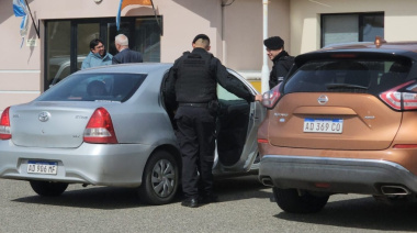 Policía que tiene condena por violencia de género vuelve a desempeñarse en la fuerza