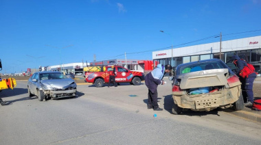 Un hombre y dos menores fueron hospitalizados tras un choque