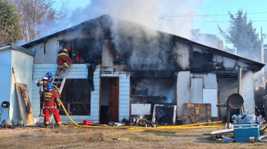 Incendio de gran magnitud destruyó una vivienda en Ushuaia
