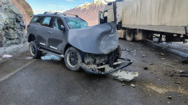 Choque entre un camión y una camioneta de turismo dejó varios heridos