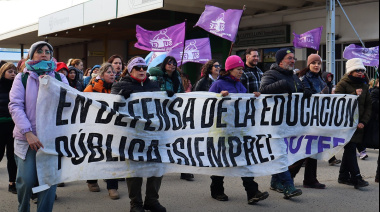 Ser realizó la marcha provincial docente por aumento salarial y Ley de Financiamiento