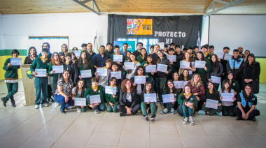 Jóvenes del EPEIM finalizaron el curso teórico de manejo y recibieron certificados