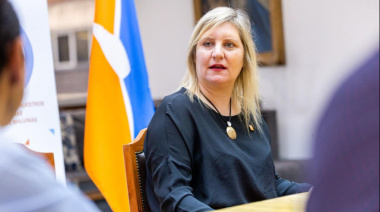 La ministra Di Giglio alertó por baja vacunación y recortes nacionales