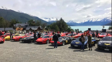 Recorriendo la Patagonia, llega a Ushuaia una caravana exclusiva de 60 modelos Ferrari